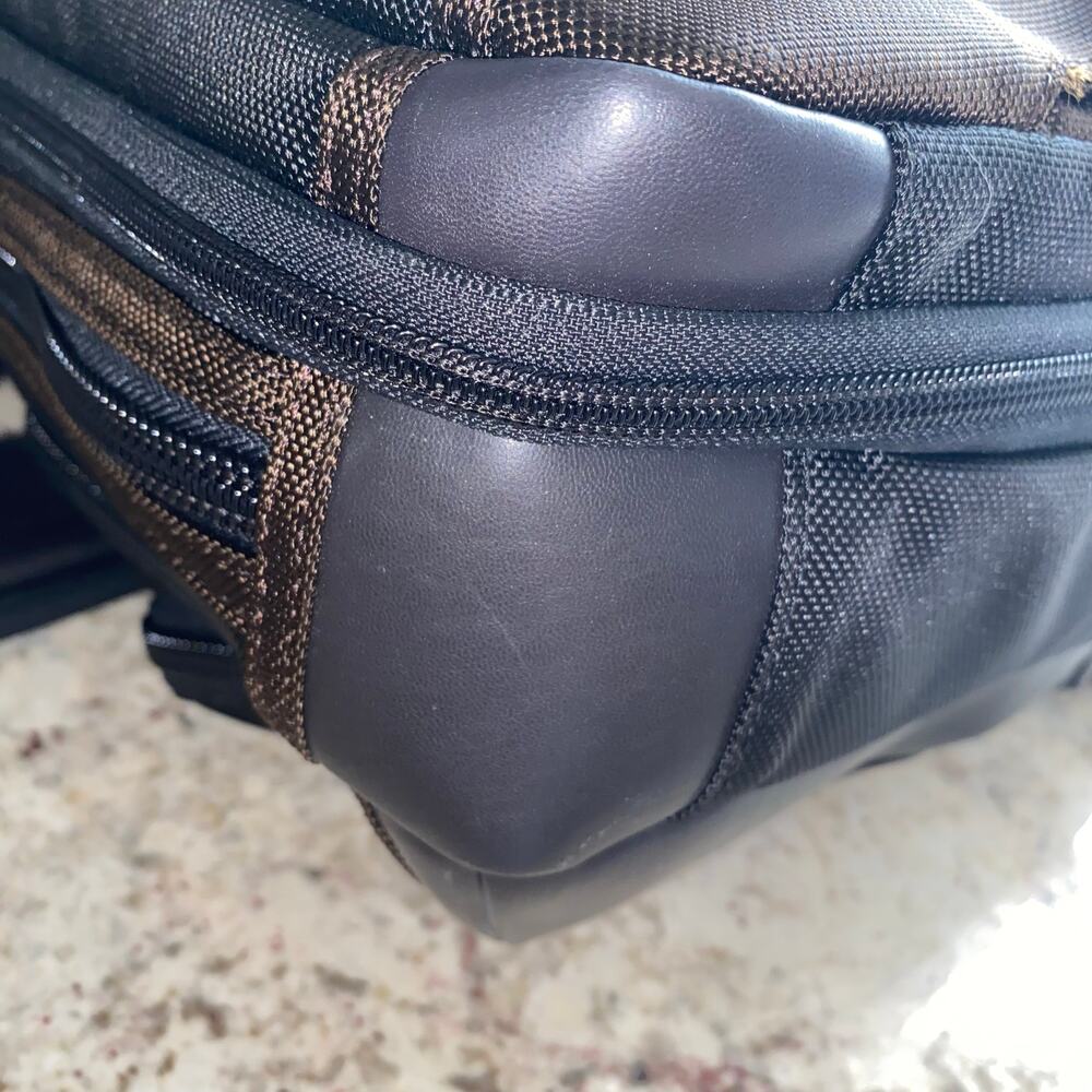 TUMI $399 Alpha Bravo Andersen Slim Commuter Briefcase Ballistic Black Brown EUC - Picture 15 of 16